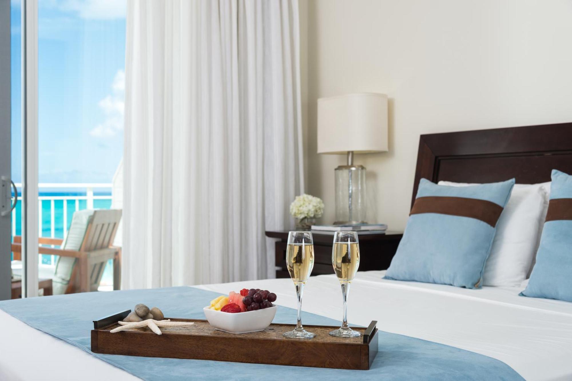 Luxury Three-Bedroom Suite Oceanfront,1278953536:JPEG